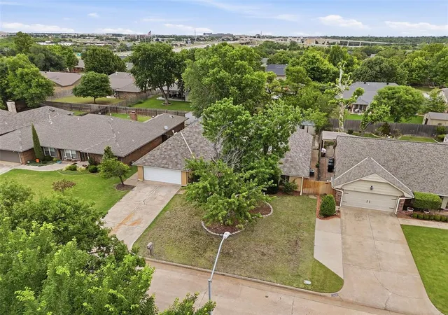 Photo 3 of Single family home for sale at 13404 Green Valley Dr, Oklahoma City, OK 73120 | MLS# 1250297 | Listing updated on 2026-10-08
