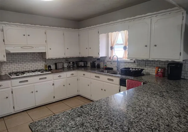 Photo 3 of Single family home for sale at 1625 Sw 70th Street, Oklahoma City, OK 73159 | MLS# 1250303 | Listing updated on 2026-10-09