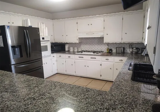 Photo 3 of Single family home for sale at 1625 SW 70th Street, Oklahoma City, OK 73159 | MLS# 1250303 | Listing updated on 2026-10-09
