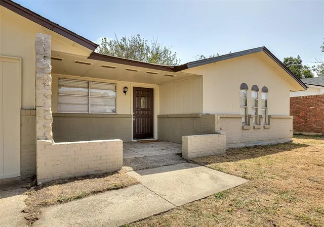 Photo 4 of Single family home for sale at 9404 S Winston Way, Oklahoma City, OK 73139 | MLS# 1250310 | Listing updated on 2026-09-23