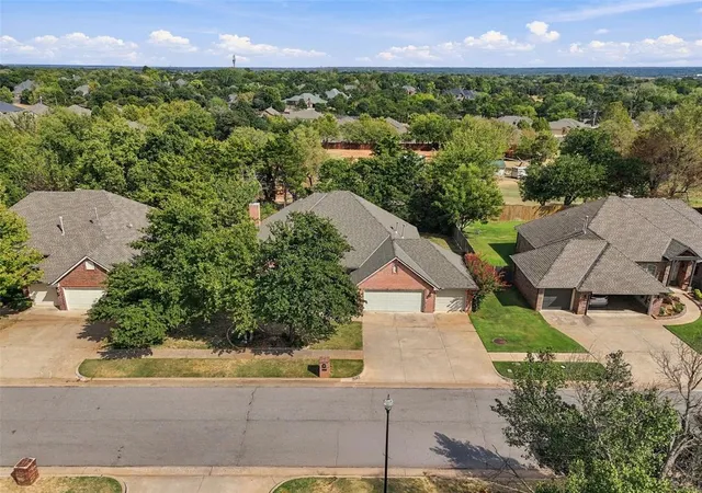 Photo 2 of Sale Pending at 13728 Kirkland Ridge, Edmond, OK 73013 | MLS# 1250313 | Listing updated on 2026-09-30