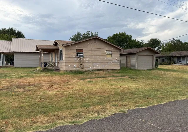 Photo 3 of Single family home for sale at 117 E Perry Ln, Mustang, OK 73064 | MLS# 1250330 | Listing updated on 2026-09-24