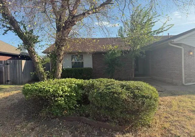 Photo 1 of Single family home for sale at 1004 Sw 11th Street, Moore, OK 73160 | MLS# 1250331 | Listing updated on 2026-09-22