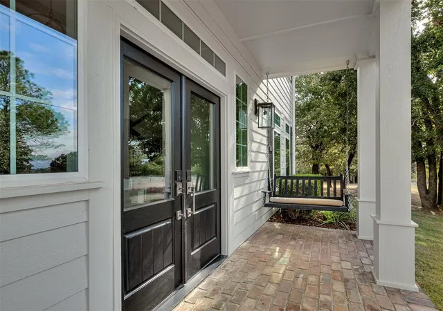 Photo 3 of Sale Pending at 7725 Sandy Ln, Edmond, OK 73034 | MLS# 1250345 | Listing updated on 2026-09-25