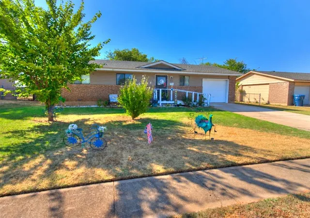 Photo 2 of Single family home for sale at 604 Meadowlake Dr, Noble, OK 73068 | MLS# 1250347 | Listing updated on 2026-09-22