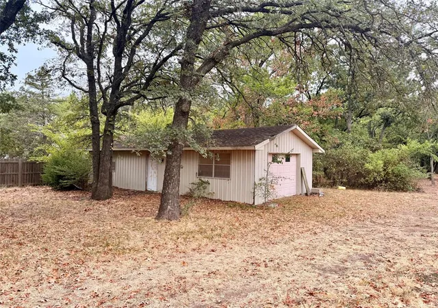Photo 3 of Land for sale at 1928 Carleton Ln, Shawnee, OK 74804 | MLS# 1250350 | Listing updated on 2026-09-28