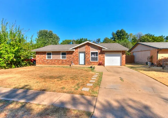 Single family home for sale at 511 Holsey Dr, Noble, OK 73068 | MLS# 1250352