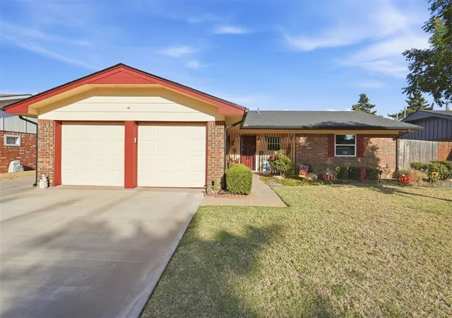 Photo 1 of Sale Pending at 2512 Cherokee Strip St, Altus, OK 73521 | MLS# 1250354 | Listing updated on 2026-09-26