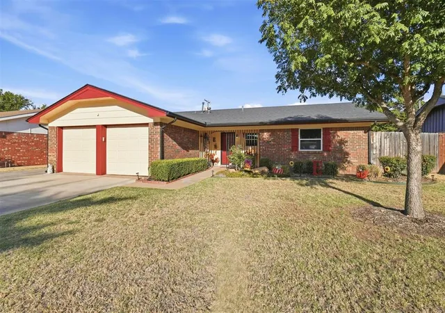 Photo 1 of Sale Pending at 2512 Cherokee Strip St, Altus, OK 73521 | MLS# 1250354 | Listing updated on 2026-09-26