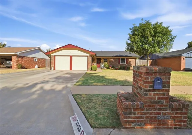 Photo 2 of Sale Pending at 2512 Cherokee Strip St, Altus, OK 73521 | MLS# 1250354 | Listing updated on 2026-09-26