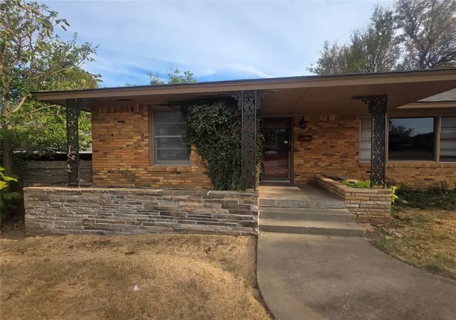 Photo 3 of Sale Pending at 212 Bluebird Dr, Oklahoma City, OK 73110 | MLS# 1250363 | Listing updated on 2026-10-03