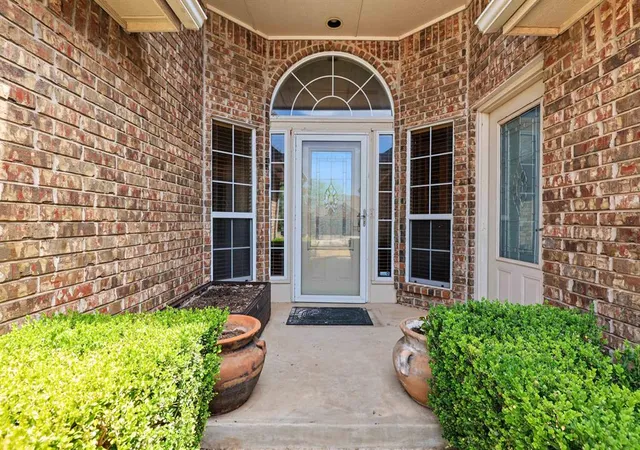 Photo 1 of Single family home for sale at 906 Renita St, Moore, OK 73160 | MLS# 1250365 | Listing updated on 2026-09-25