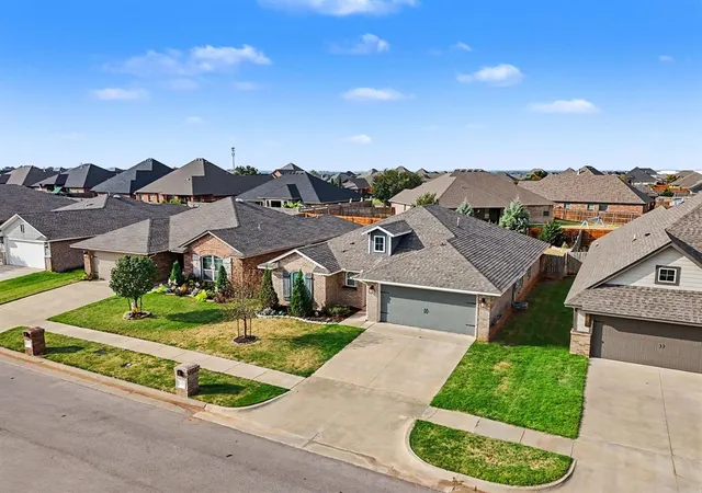 Photo 2 of Single family home for sale at 18425 Groveton Blvd, Edmond, OK 73012 | MLS# 1250371 | Listing updated on 2026-09-28