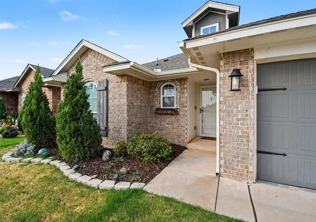 Photo 3 of Single family home for sale at 18425 Groveton Blvd, Edmond, OK 73012 | MLS# 1250371 | Listing updated on 2026-09-28