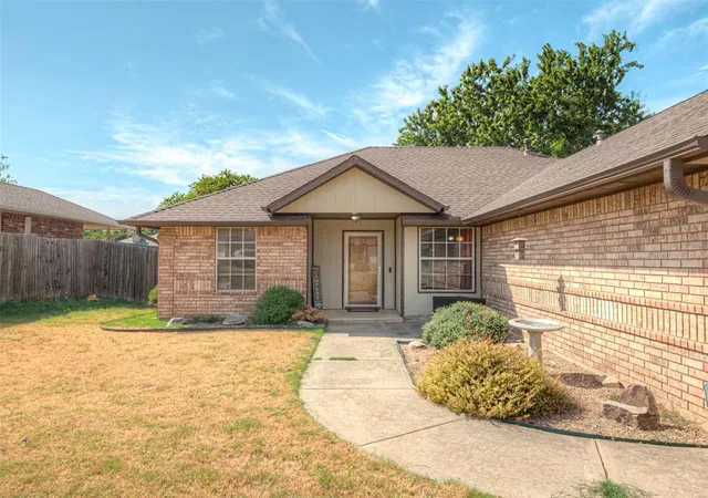 Photo 1 of Single family home for sale at 1713 N Shawnee Trl, Choctaw, OK 73020 | MLS# 1250389 | Listing updated on 2026-10-08