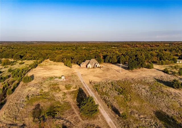 Photo 2 of Single family home for sale at 10501 Dobbs Rd, Wellston, OK 74881 | MLS# 1250390 | Listing updated on 2026-09-23