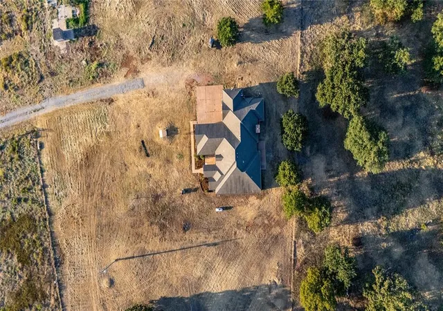Photo 3 of Single family home for sale at 10501 Dobbs Rd, Wellston, OK 74881 | MLS# 1250390 | Listing updated on 2026-09-23