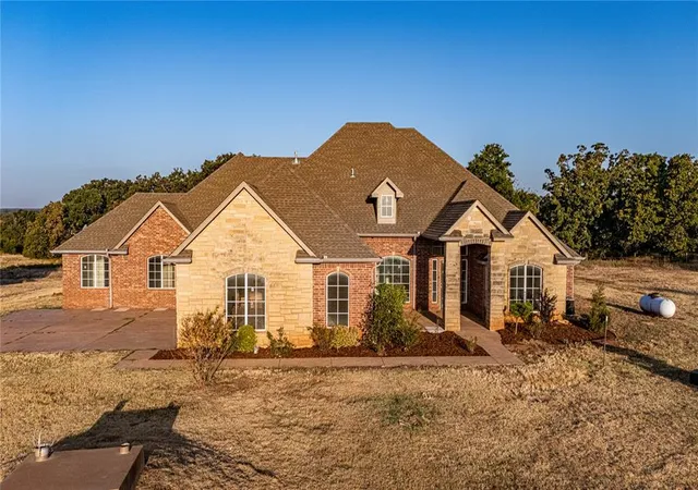 Photo 3 of Single family home for sale at 10501 Dobbs Rd, Wellston, OK 74881 | MLS# 1250390 | Listing updated on 2026-09-23