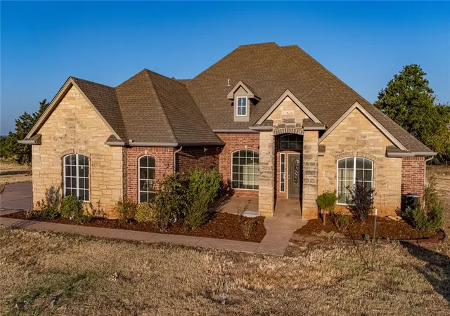 Photo 4 of Single family home for sale at 10501 Dobbs Rd, Wellston, OK 74881 | MLS# 1250390 | Listing updated on 2026-09-23