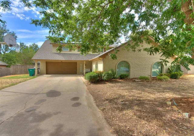 Photo 2 of Single family home for sale at 11805 N Woodbridge Rd, Oklahoma City, OK 73162 | MLS# 1250398 | Listing updated on 2026-09-24