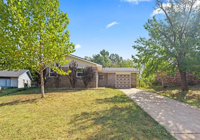 Photo 1 of Single family home for sale at 410 Jarman Dr, Mc Loud, OK 74851 | MLS# 1250410 | Listing updated on 2026-10-09