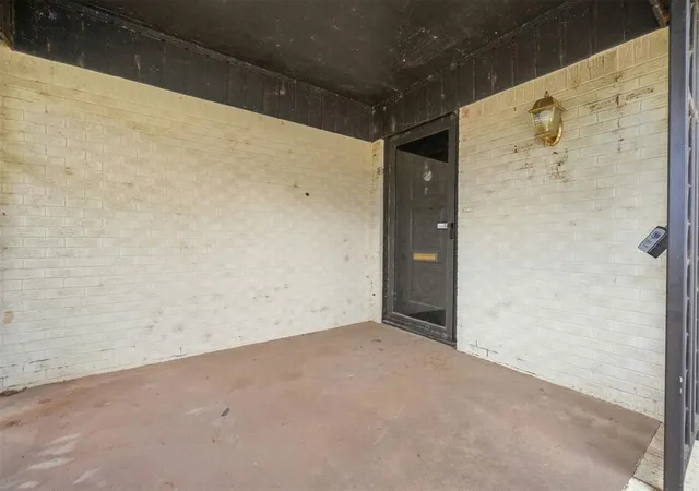 Photo 3 of Single family home for sale at 525 Lakeside Dr, Altus, OK 73521 | MLS# 1250413 | Listing updated on 2026-09-22
