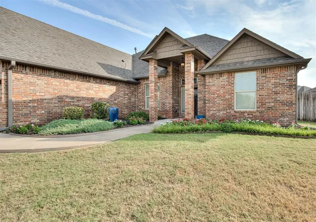 Photo 3 of Single family home for sale at 3013 Ter Park Trl, Norman, OK 73069 | MLS# 1250416 | Listing updated on 2026-10-06