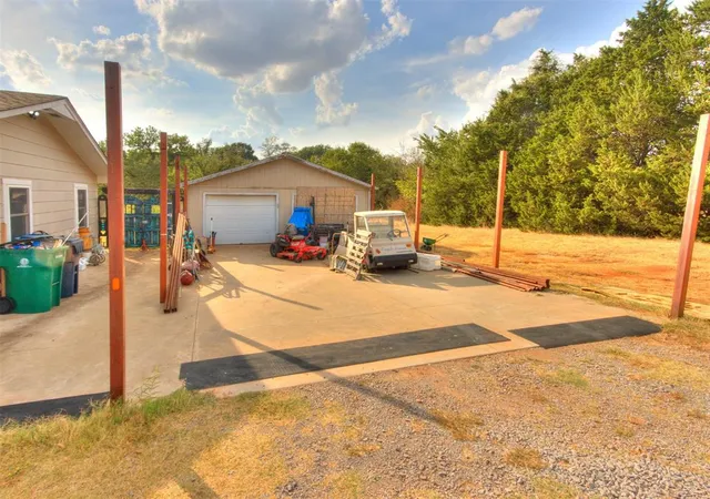 Photo 4 of Single family home for sale at 11711 S Czech Hall Rd, Mustang, OK 73064 | MLS# 1250431 | Listing updated on 2026-09-26