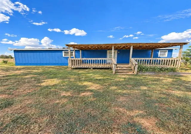Photo 2 of Sale Pending at 101 Buckthorne Cir, Shawnee, OK 74804 | MLS# 1250439 | Listing updated on 2026-10-06