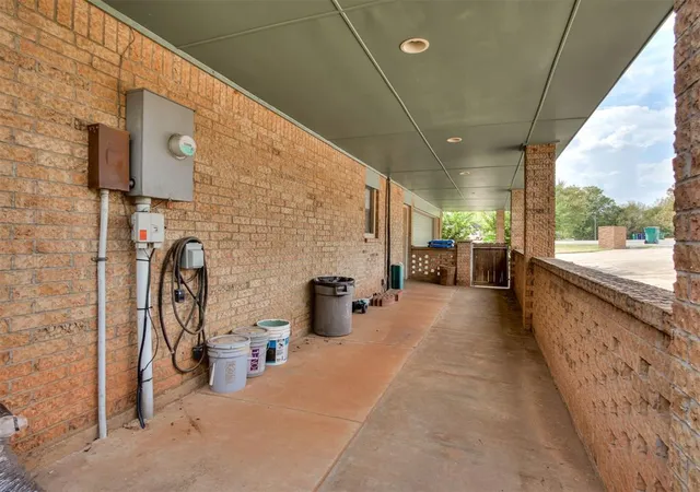 Photo 2 of Single family home for sale at 6800 Tanglewood Dr, Mustang, OK 73064 | MLS# 1250440 | Listing updated on 2026-09-26
