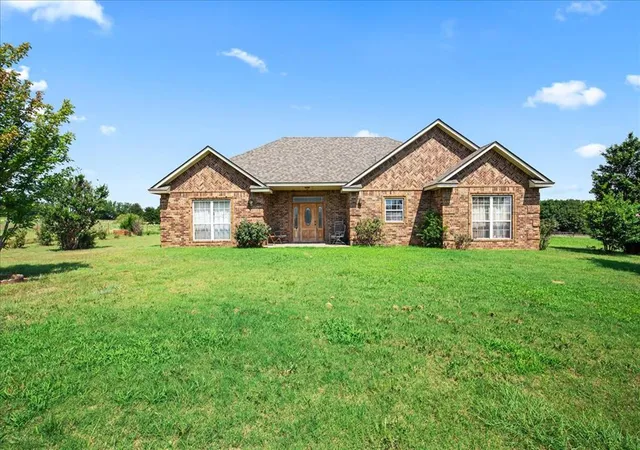 Photo 3 of Single family home for sale at 388 E County Rd 1470, Cement, OK 73017 | MLS# 1250443 | Listing updated on 2026-09-29