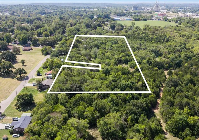 Photo 3 of Single family home for sale at 902 W 4th Street, Ada, OK 74820 | MLS# 1250446 | Listing updated on 2026-09-26