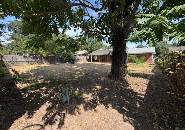 Photo 3 of Single family home for sale at 621 Timber Ln, Oklahoma City, OK 73127 | MLS# 1250447 | Listing updated on 2026-09-25