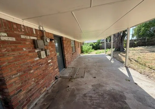 Photo 3 of Single family home for sale at 621 Timber Ln, Oklahoma City, OK 73127 | MLS# 1250447 | Listing updated on 2026-09-25