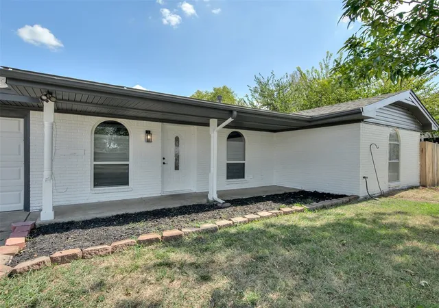 Photo 2 of Sale Pending at 5808 N Hammond Ave, Oklahoma City, OK 73122 | MLS# 1250452 | Listing updated on 2026-09-30