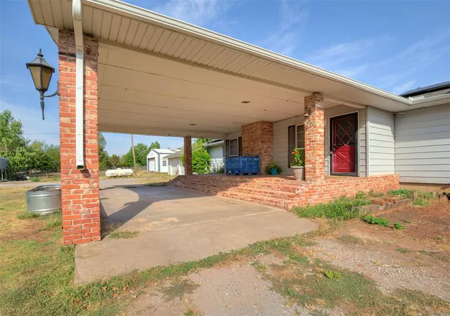 Photo 3 of Sale Pending at 2278 County Rd 1270, Blanchard, OK 73010 | MLS# 1250456 | Listing updated on 2026-09-26