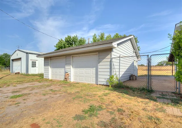 Photo 4 of Sale Pending at 2278 County Rd 1270, Blanchard, OK 73010 | MLS# 1250456 | Listing updated on 2026-09-26