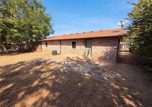 Photo 14 of Single family home for sale at 510 Holsey Dr, Noble, OK 73068 | MLS# 1250458 | Listing updated on 2026-10-08