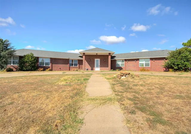 Single family home for sale at 501 N Hogan Ave, Guthrie, OK 73044 | MLS# 1250461