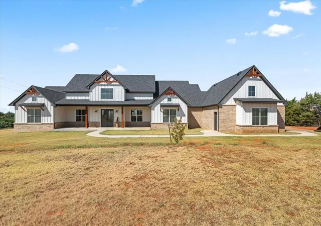 Photo 3 of Single family home for sale at 26551 Cypress Rd NW, Calumet, OK 73014 | MLS# 1250466 | Listing updated on 2026-10-05