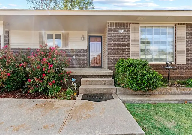 Photo 2 of Single family home for sale at 1225 N Indiana St, Weatherford, OK 73096 | MLS# 1250467 | Listing updated on 2026-10-02