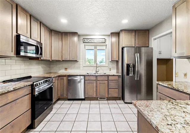 Photo 3 of Single family home for sale at 1225 N Indiana St, Weatherford, OK 73096 | MLS# 1250467 | Listing updated on 2026-10-02