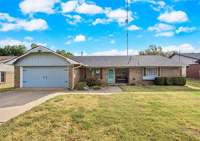 Single family home for sale at 143 Orchard Dr, Chickasha, OK 73018 | MLS# 1250489