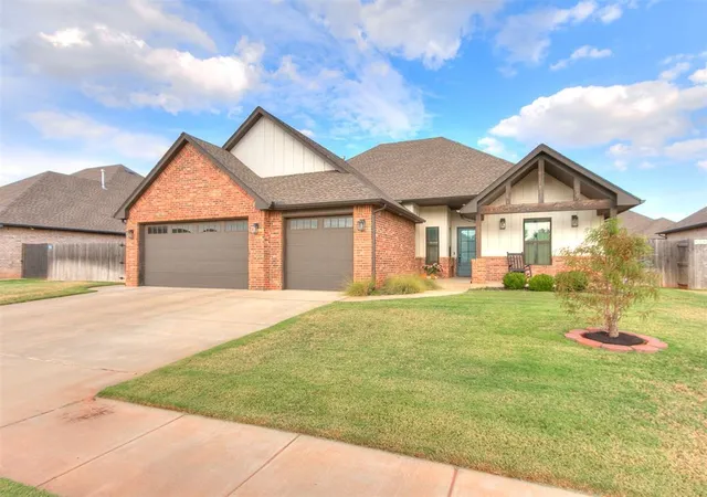 Single family home for sale at 5704 Tiger Stone Dr, Mustang, OK 73064 | MLS# 1250490
