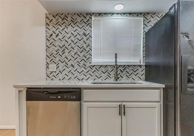 Photo 3 of Single family home for sale at 405 Woodland Dr, Oklahoma City, OK 73130 | MLS# 1250492 | Listing updated on 2026-10-06