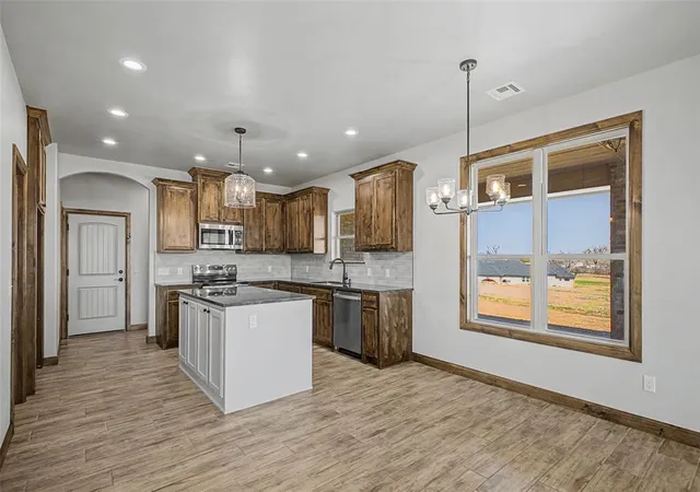Photo 4 of Single family home for sale at 1185 Wolf Crk Dr, Blanchard, OK 73010 | MLS# 1250494 | Listing updated on 2026-09-28