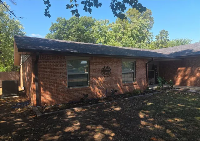 Photo 1 of Single family home for sale at 205 Mark Ave, Paoli, OK 73074 | MLS# 1250497 | Listing updated on 2026-09-26