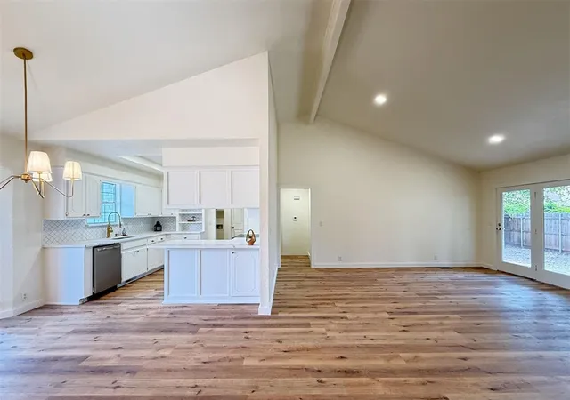 Photo 2 of Single family home for sale at 117 N Grand Frk Dr, Edmond, OK 73003 | MLS# 1250500 | Listing updated on 2026-10-19
