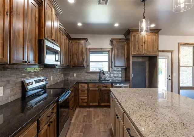 Photo 3 of Single family home for sale at 2433 Raven Cir, Blanchard, OK 73010 | MLS# 1250502 | Listing updated on 2026-09-28
