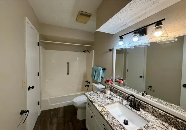 Photo 3 of Single family home for sale at 1102 Walnut St, Woodward, OK 73801 | MLS# 1250504 | Listing updated on 2026-09-23